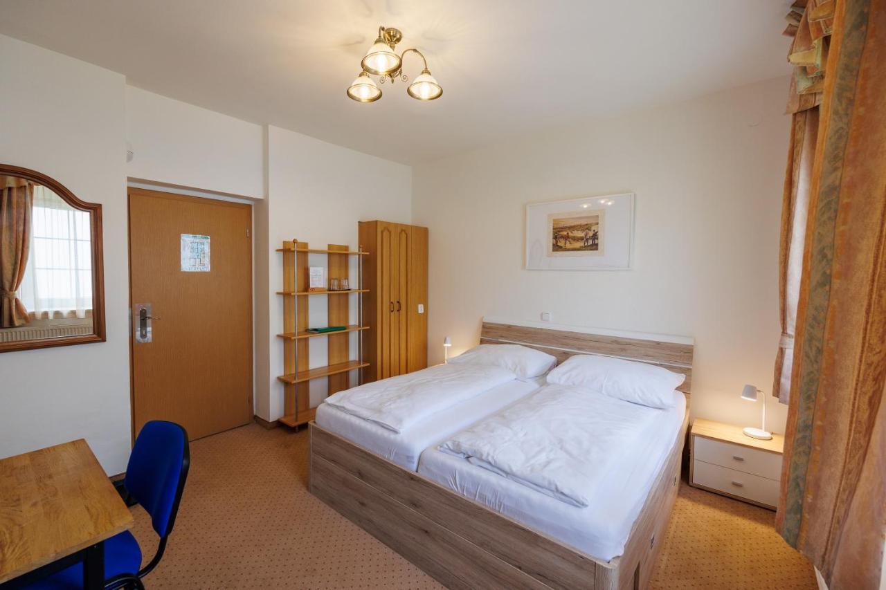 Pension U Golfu Cihelny Karlovy Vary Luaran gambar