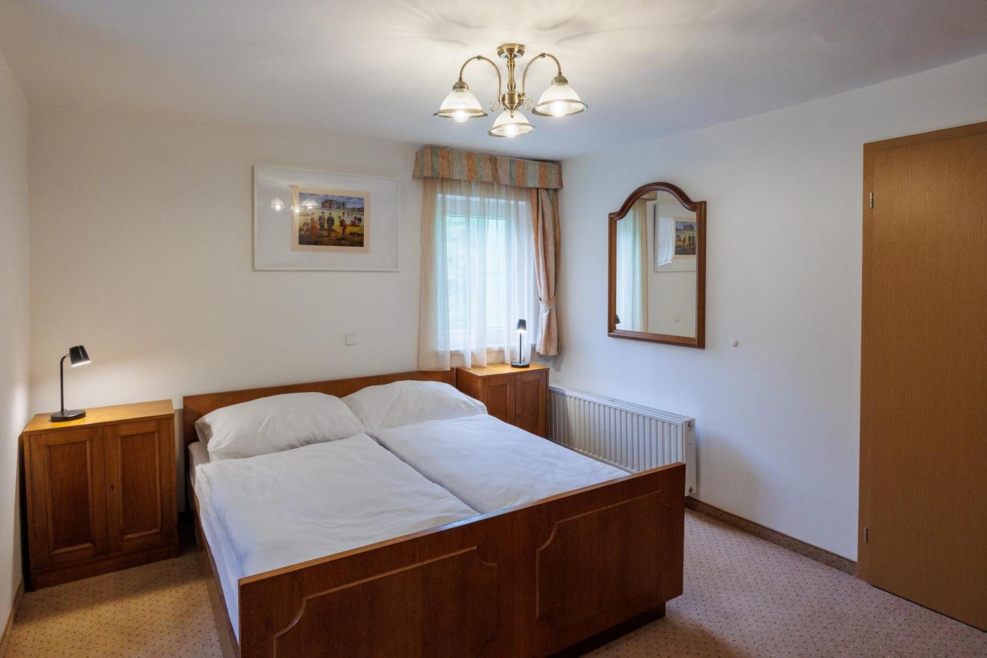 Pension U Golfu Cihelny Karlovy Vary Luaran gambar