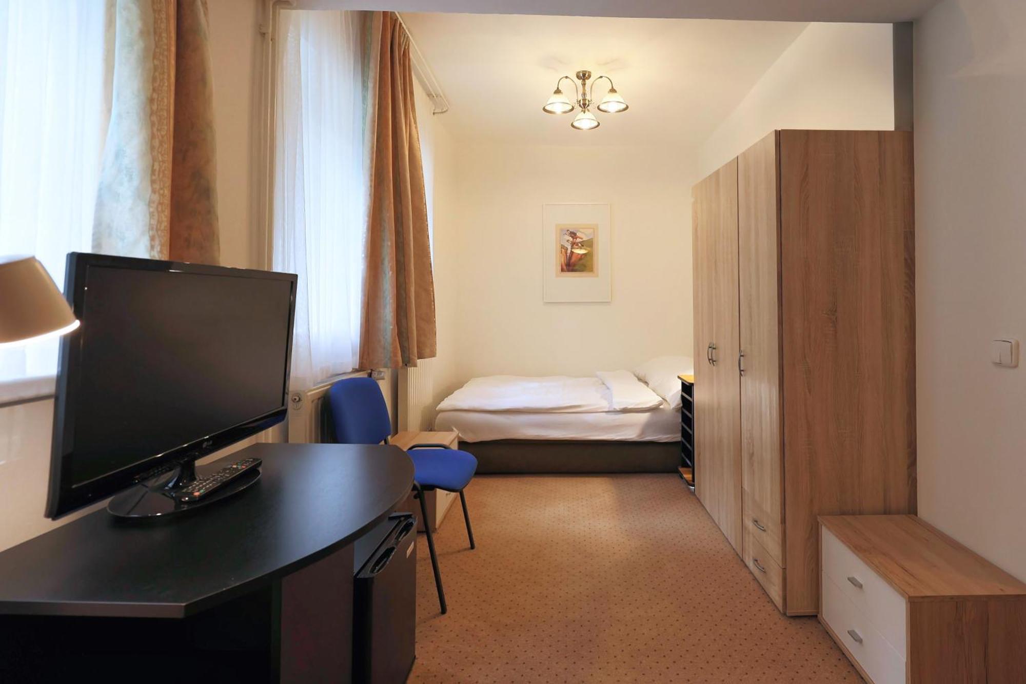 Pension U Golfu Cihelny Karlovy Vary Luaran gambar